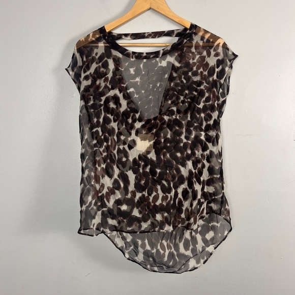 Chaser 100% silk open back leopard printed sheer blouse size small - Picture 1 of 6